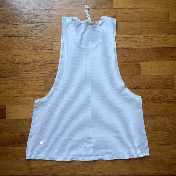 Lululemon Striped Muscle Tank White size 4 - Picture 2 of 3